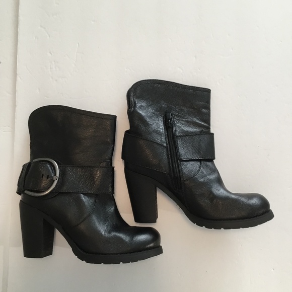 Very Volatile Los Angeles Ladies Leather Boots Black Size 8 NWOT - Picture 1 of 6